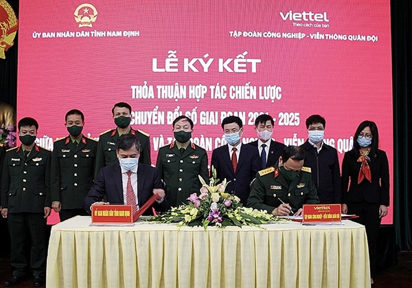 Viettel ký kết hợp tác với tỉnh Nam Định về chuyển đổi số