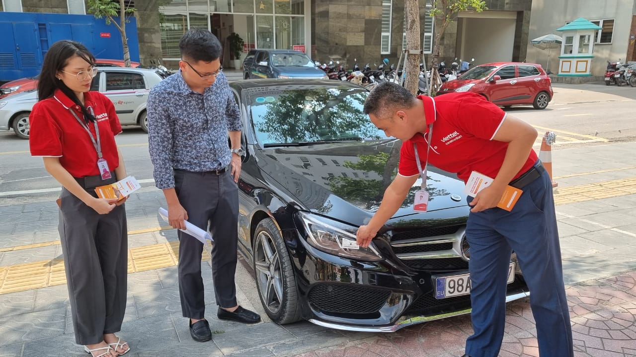 Bắc Giang: Hơn 40 nghìn xe ô tô dán thẻ định danh