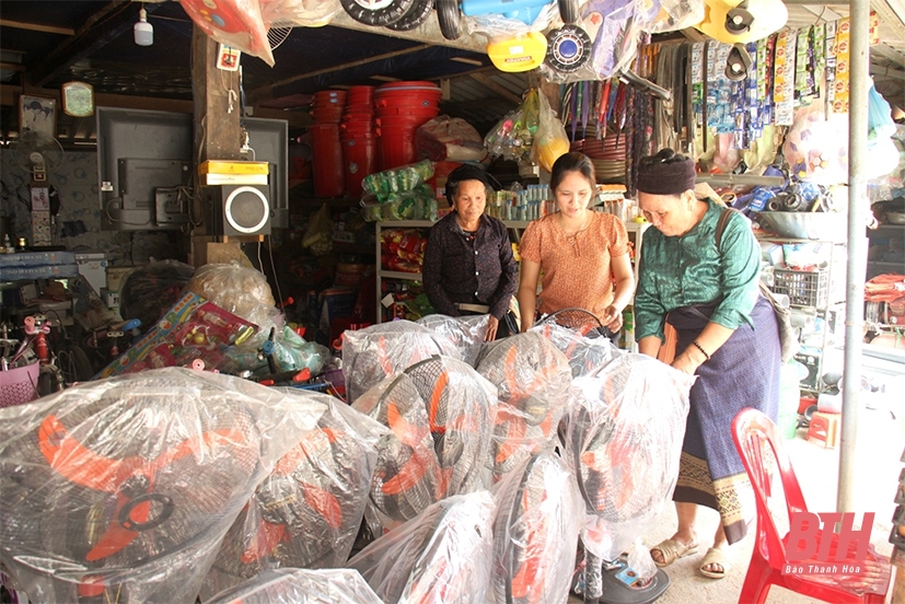 Thanh Hóa: Hàng Việt Nam lên vùng cao Mường Lát