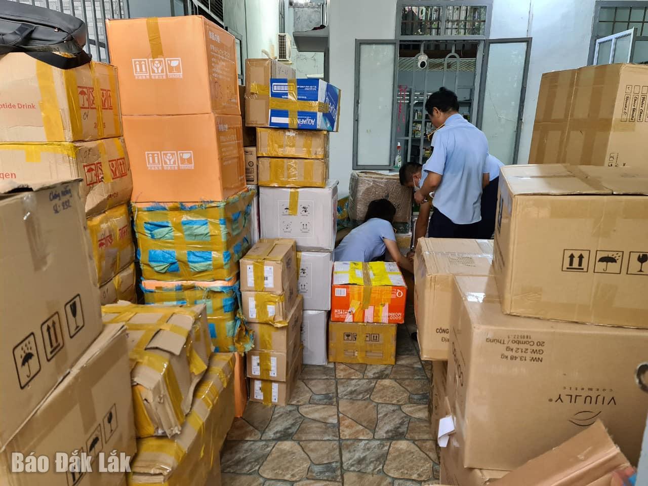 Đắk Lắk: Xử phạt 61 triệu đồng một cơ sở kinh doanh mỹ phẩm nhập lậu, không rõ nguồn gốc