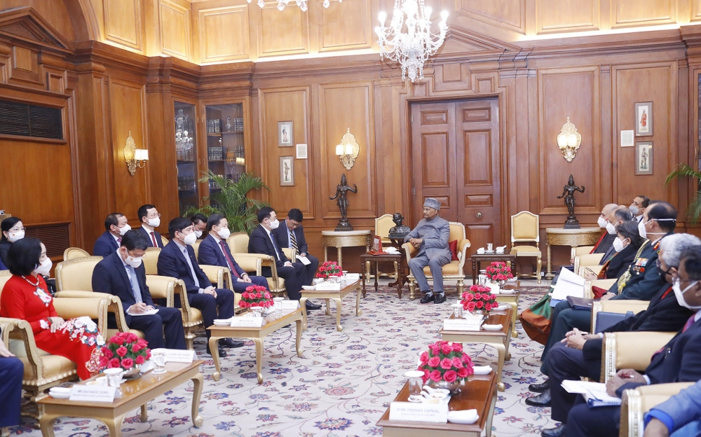 Chủ tịch Quốc hội Vương Đình Huệ hội kiến Tổng thống Ấn Độ