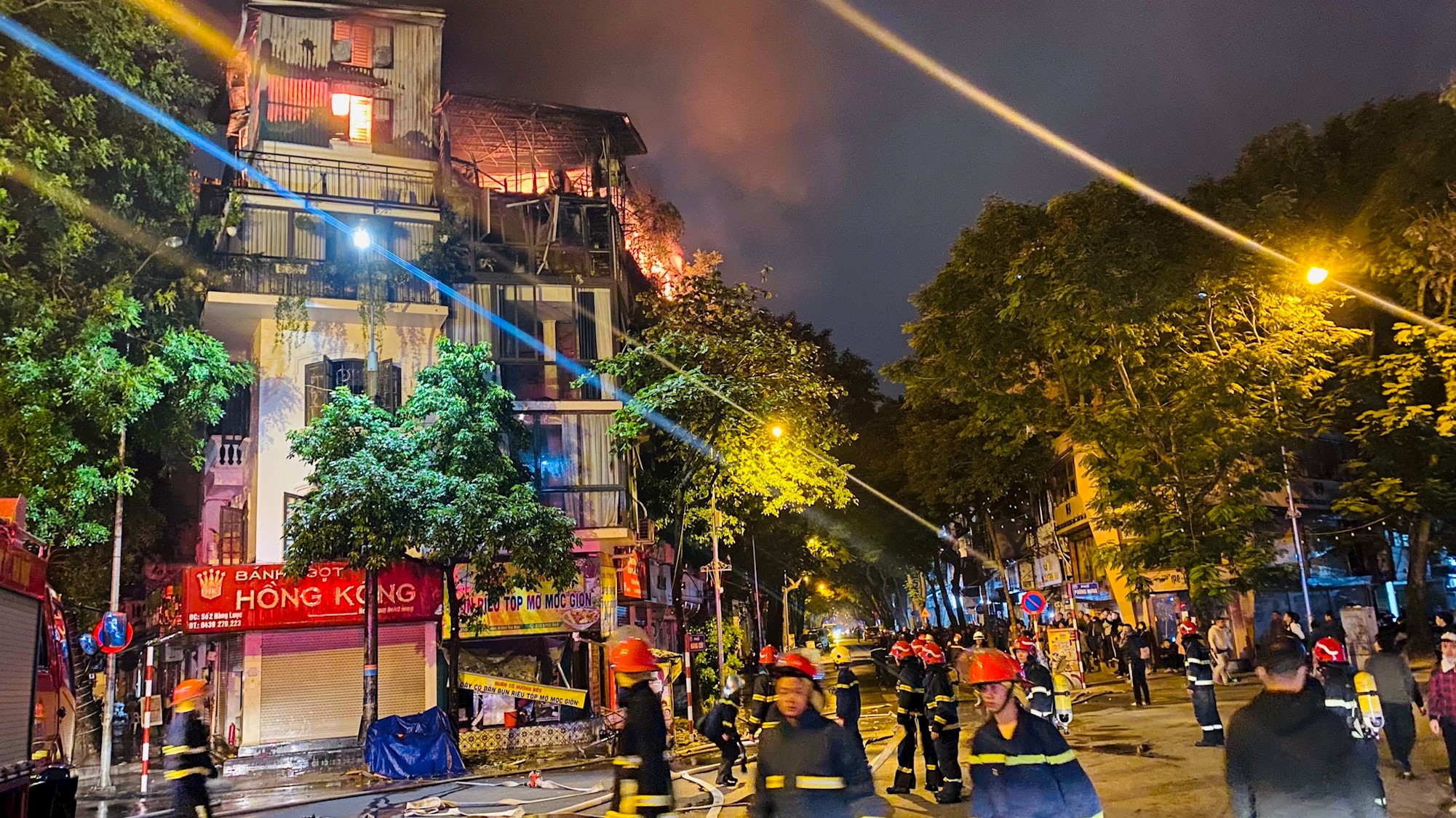 Hà Nội: Dập tắt đám cháy ngôi nhà trên phố Hàng Cót