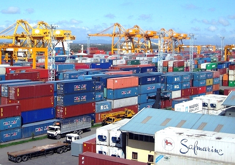 Vượt 230 tỷ USD, kim ngạch xuất nhập khẩu vẫn giảm 40 tỷ USD so với cùng kỳ