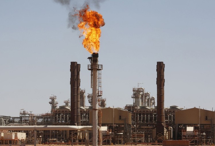 Algeria dự kiến đạt doanh thu xuất khẩu dầu khí 50 tỷ USD năm 2022