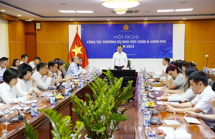 Bộ trưởng Nguyễn Hồng Diên: Thương vụ phải là ''đại sứ kinh tế'' của Việt Nam ở nước ngoài