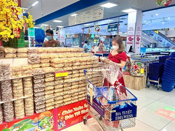 TP. Hồ Chí Minh: Sức mua hàng Tết bật tăng, siêu thị tăng giờ mở cửa
