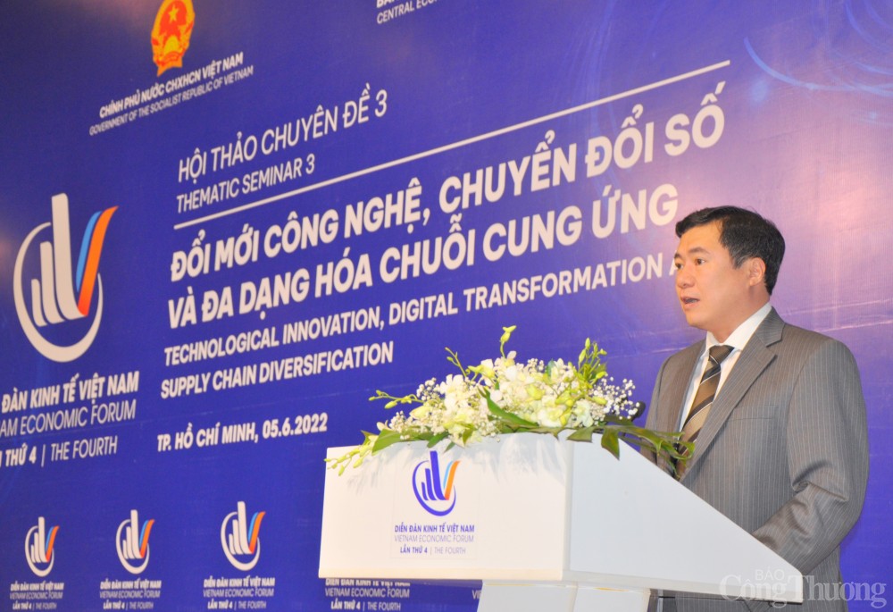 Diễn đàn kinh tế Việt Nam lần thứ tư: Xây dựng nền kinh tế độc lập, tự chủ gắn với hội nhập