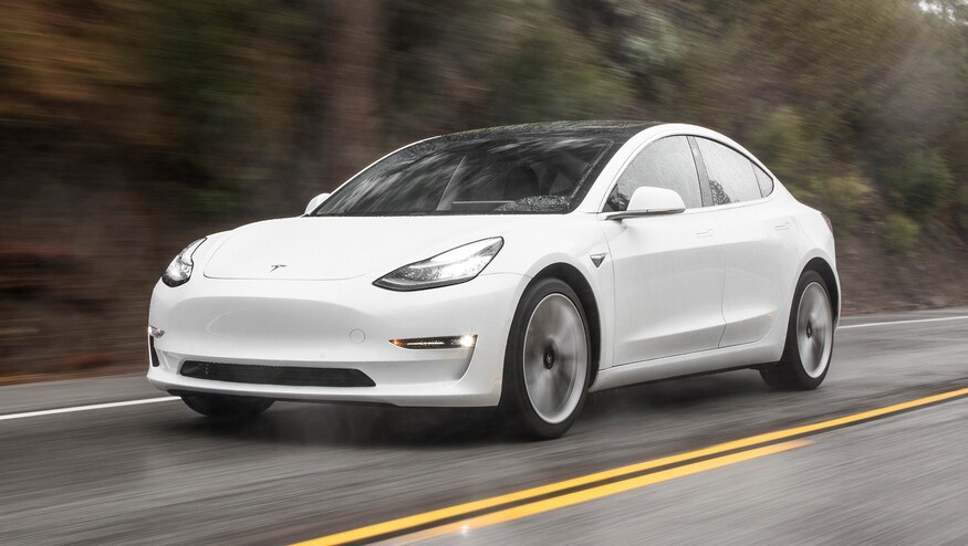 Tesla liên tiếp thu hồi xe điện do lỗi cảm ứng