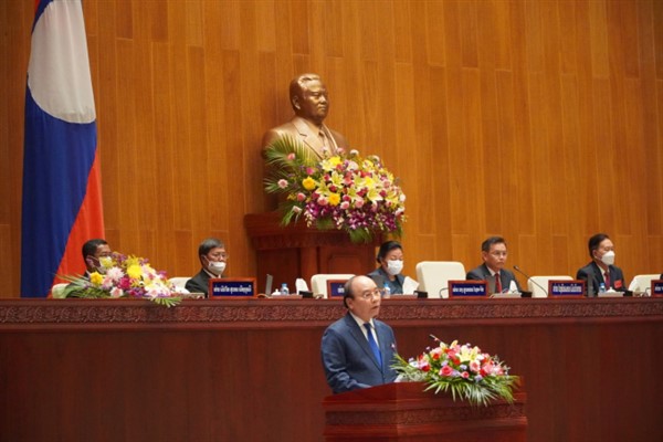 Chủ tịch nước Nguyễn Xuân Phúc phát biểu tại Kỳ họp Quốc hội Lào khóa IX