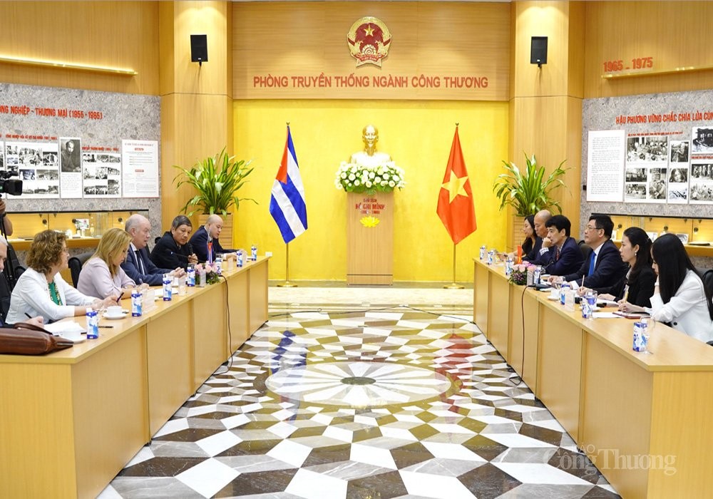 Bộ trưởng Nguyễn Hồng Diên tiếp Bộ trưởng Bộ Ngoại thương và Đầu tư nước ngoài Cuba