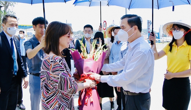 Tổng thống Hy Lạp Katerina Sakellaropoulou thăm vịnh Hạ Long