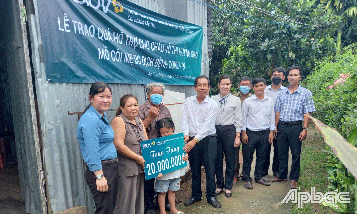 Tiền Giang: BIDV Mỹ Tho- Hỗ trợ 20 triệu đồng cho em Võ Thị Huỳnh Giao