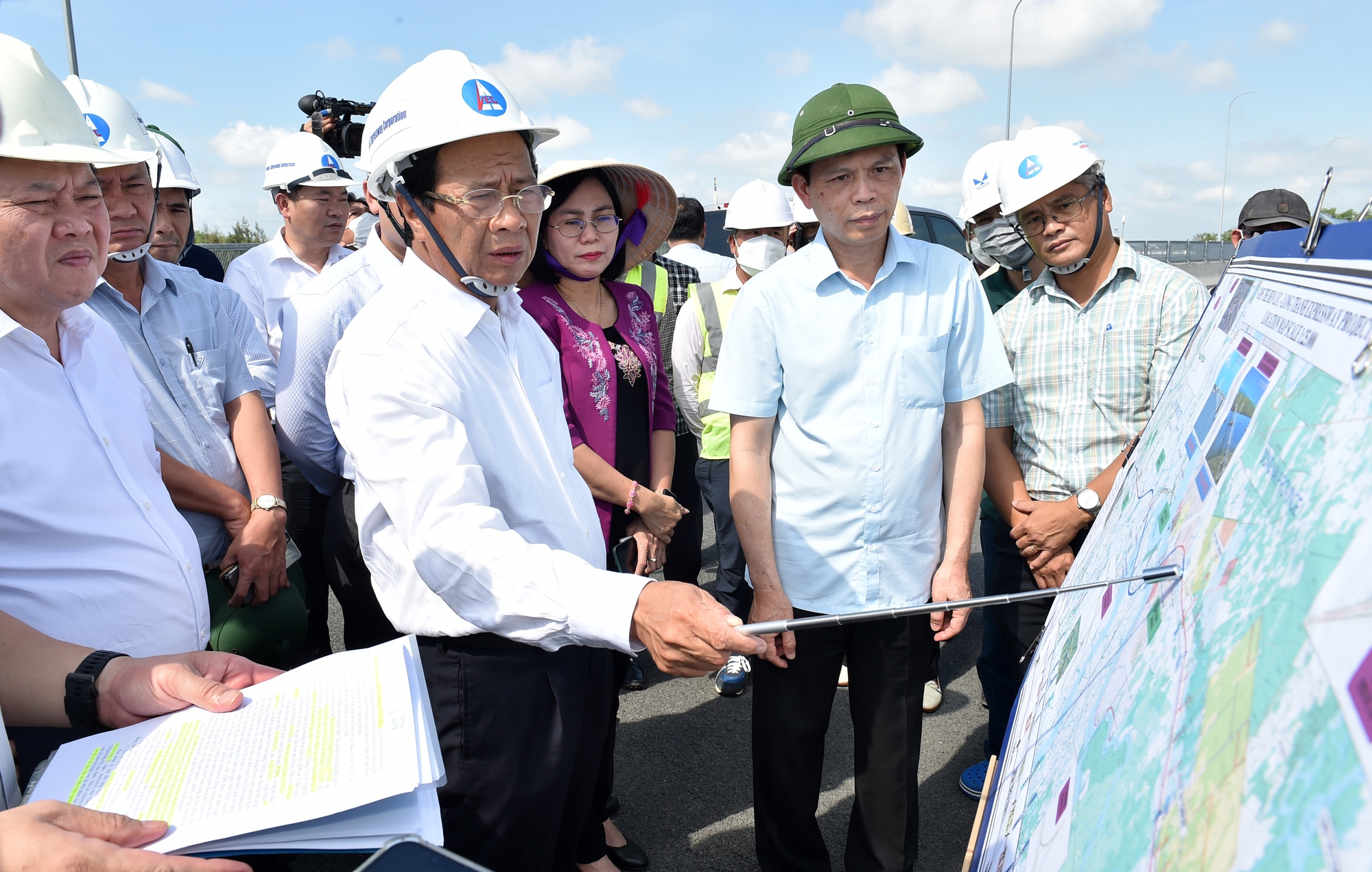 Phó Thủ tướng Lê Văn Thành rà soát, đôn đốc tiến độ các dự án cao tốc phía Nam