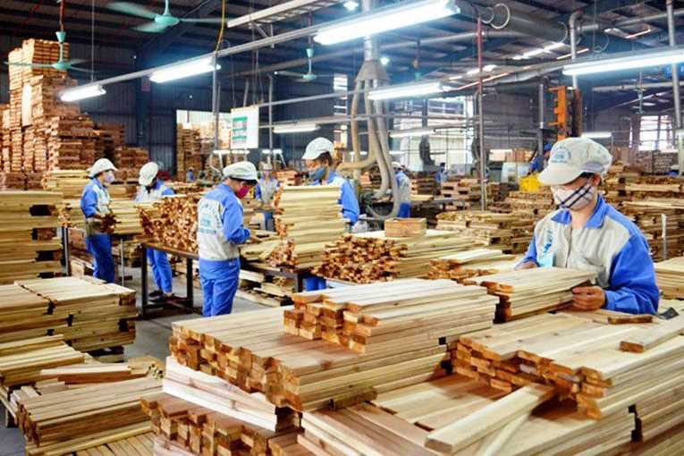 Doanh nghiệp ngành gỗ đối diện chi phí tăng cao