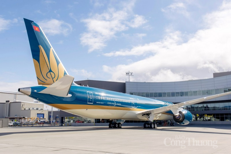 Vietnam Airlines giảm gần 10% giá vận chuyển hoa Đào Tết Nguyên đán